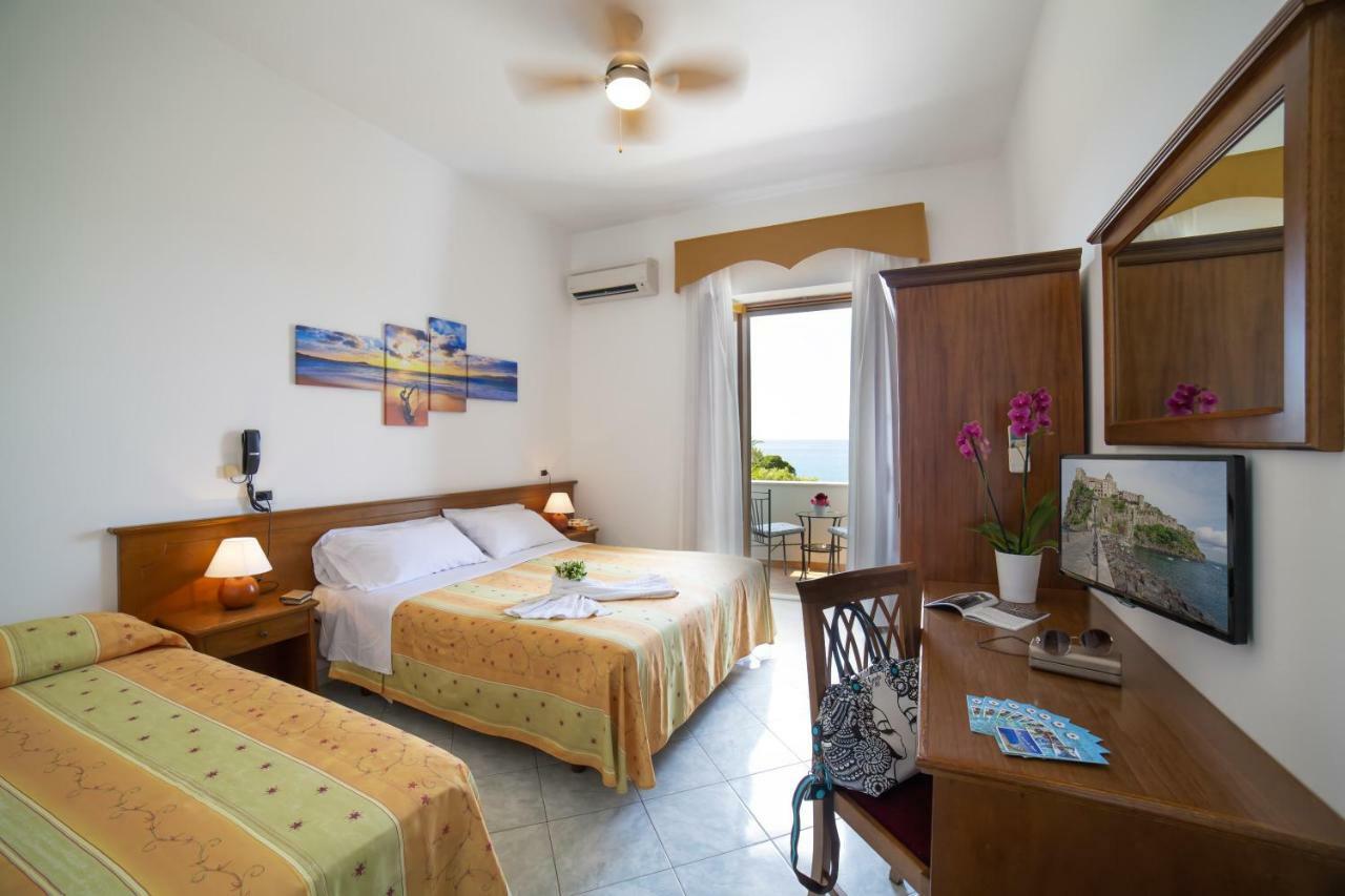 Hotel La Mandorla Barano dʼIschia Extérieur photo